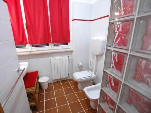 A bathroom at Residence Il Pavone