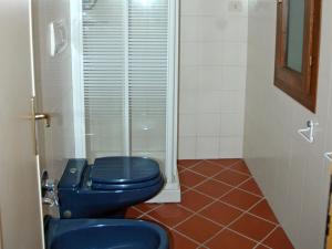 A bathroom at Residence Il Pavone