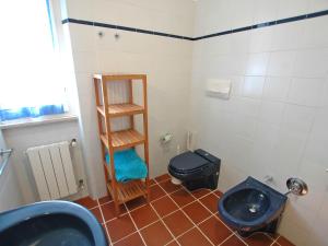 A bathroom at Residence Il Pavone