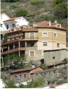 Zdjęcie z galerii obiektu Apartamento Rural Los Adobes I w mieście Pedro Bernardo