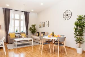Posezení v ubytování Luxury Main Square Apartments
