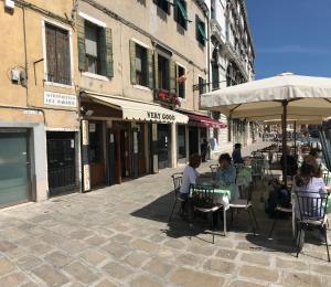 Здание апартаментов/квартиры