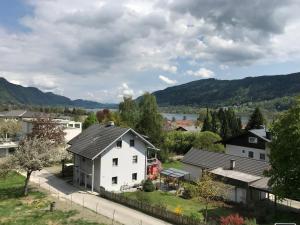 Imagem da galeria de Ferienwohnung Villa Seeblick em Bodensdorf