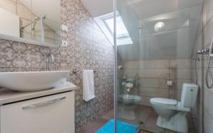 Bilik mandi di Apartment Deni +15 gambar