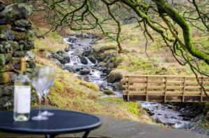 Ảnh trong thư viện ảnh của The Cow Shed - with hot tub ở Kirkby Lonsdale