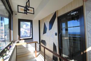 Gallery image of 九窩Jiu Wow Box Inn Jiufen九份 in Jiufen +48 photos