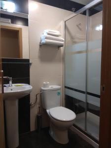 Un baño de Hostal Lido