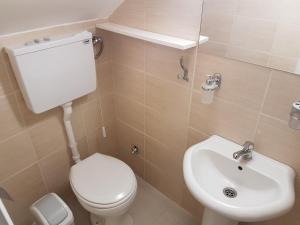 A bathroom at Hostel Beko