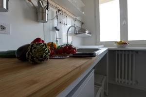 A kitchen or kitchenette at Little House With Lake View