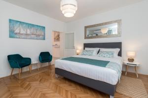 Postel nebo postele na pokoji v ubytování Deluxe suite Navis