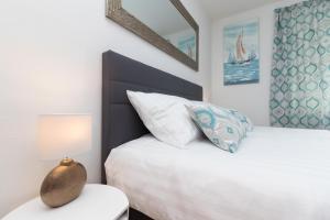 Postel nebo postele na pokoji v ubytování Deluxe suite Navis