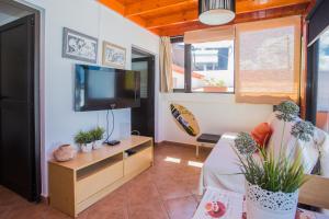 TV/Unterhaltungsangebot in der Unterkunft Eslanzarote Pico Colorado Loft in Soo, Super Wifi, Sat tv