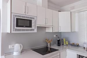 A kitchen or kitchenette at Ocean view La Quinta