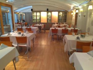 ห้องอาหารหรือที่รับประทานอาหารของ Hotel Marycielo