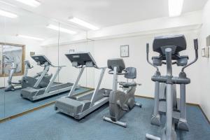 Centrul de fitness și/sau facilități de fitness de la Hawthorn Extended Stay Hotel by Wyndham-Green Bay