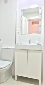 Koupelna v ubytování Estudios y Apartamentos Benal Beach