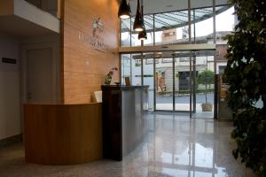 
De lobby of receptie bij Hotel Torre Monreal
