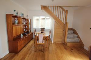 Gallery image of Glenside Cottage with Hot Tub in Solva