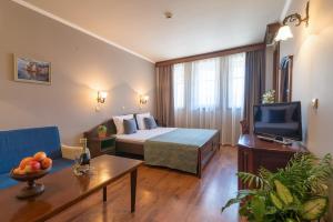Televisyen dan/atau pusat hiburan di Hotel Izvora