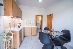 Köök või kööginurk majutusasutuses Val Di Compare Apartments