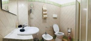 Affittacamere Easy Cagliari tesisinde bir banyo