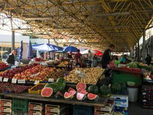 A supermarket or other shops at Az apartmant or nearby