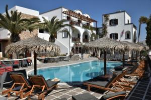 Bazén v ubytování Kafouros Hotel nebo v jeho okolí