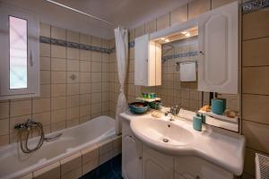 Koupelna v ubytování Ioannis House Sea View-Perfect family holidays