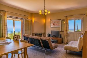 Posezení v ubytování Ioannis House Sea View-Perfect family holidays