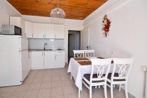 Kuchyň nebo kuchyňský kout v ubytování Apartments Miki 2