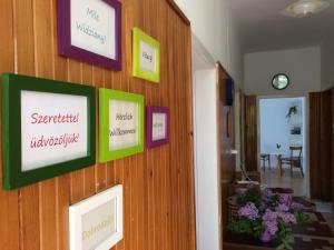 Certifikát, hodnocení, plakát nebo jiný dokument vystavený v ubytování Julius Vendégház