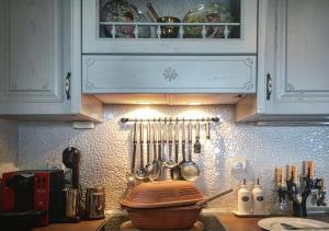 A kitchen or kitchenette at Akrolithos Villa, Milies Pelion