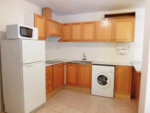 Kuchyň nebo kuchyňský kout v ubytování LOS IRIS PLAYA DE GANDIA- Apartamento Familiar