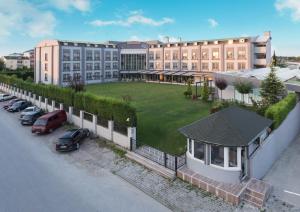 an aerial view of a large building with a yard at Premier Inn Sakarya in Sakarya