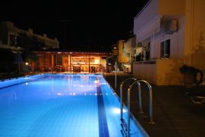 Bazén v ubytovaní Evropi Hotel alebo v jeho blízkosti