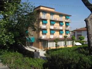 Gallery image of Hotel Luca in Lido di Camaiore
