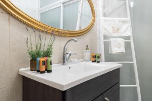 ภาพในคลังภาพของ Modern Pearl in Historic setting ในเยรูซาเลม