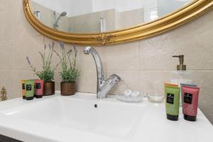 Bany a Modern Pearl in Historic setting