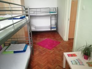 Posteľ alebo postele v izbe v ubytovaní Budapest Party Hostel at Udvarom
