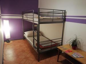 Un ou plusieurs lits dans un hébergement de l'établissement Budapest Party Hostel at Udvarom