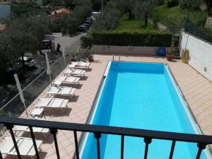 Utsikt över poolen vid Villa Belvedere Hotel eller i närheten