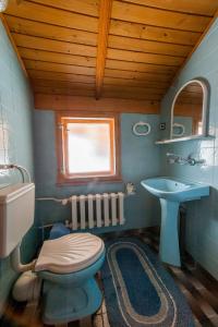 Ванная комната в Family Hotel Dzhangal