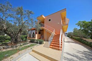 Fotografie z fotogalerie ubytování Apartments Villa Mareta v destinaci Sukošan