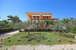 Fotografie z fotogalerie ubytování Apartments Villa Mareta v destinaci Sukošan