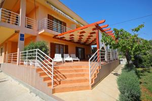 Fotografie z fotogalerie ubytování Apartments Villa Mareta v destinaci Sukošan