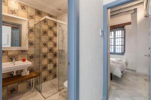 Koupelna v ubytování Casas de Sevilla - Apartamentos Tintes12 + 37 fotografií
