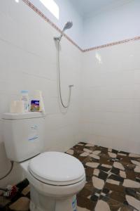 Ένα μπάνιο στο Dangin Kubu Bungalow +45 φωτογραφίες