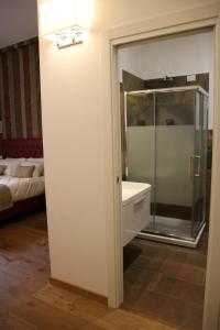 Bathroom sa Trastevere Luxury Flat