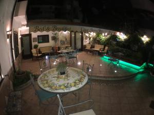 A piscina localizada em Bed & Breakfast Casa Anna Rita ou nos arredores