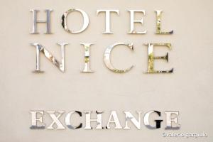 a sign that says eight words exchange exchange at Hotel Nice in Sorrento